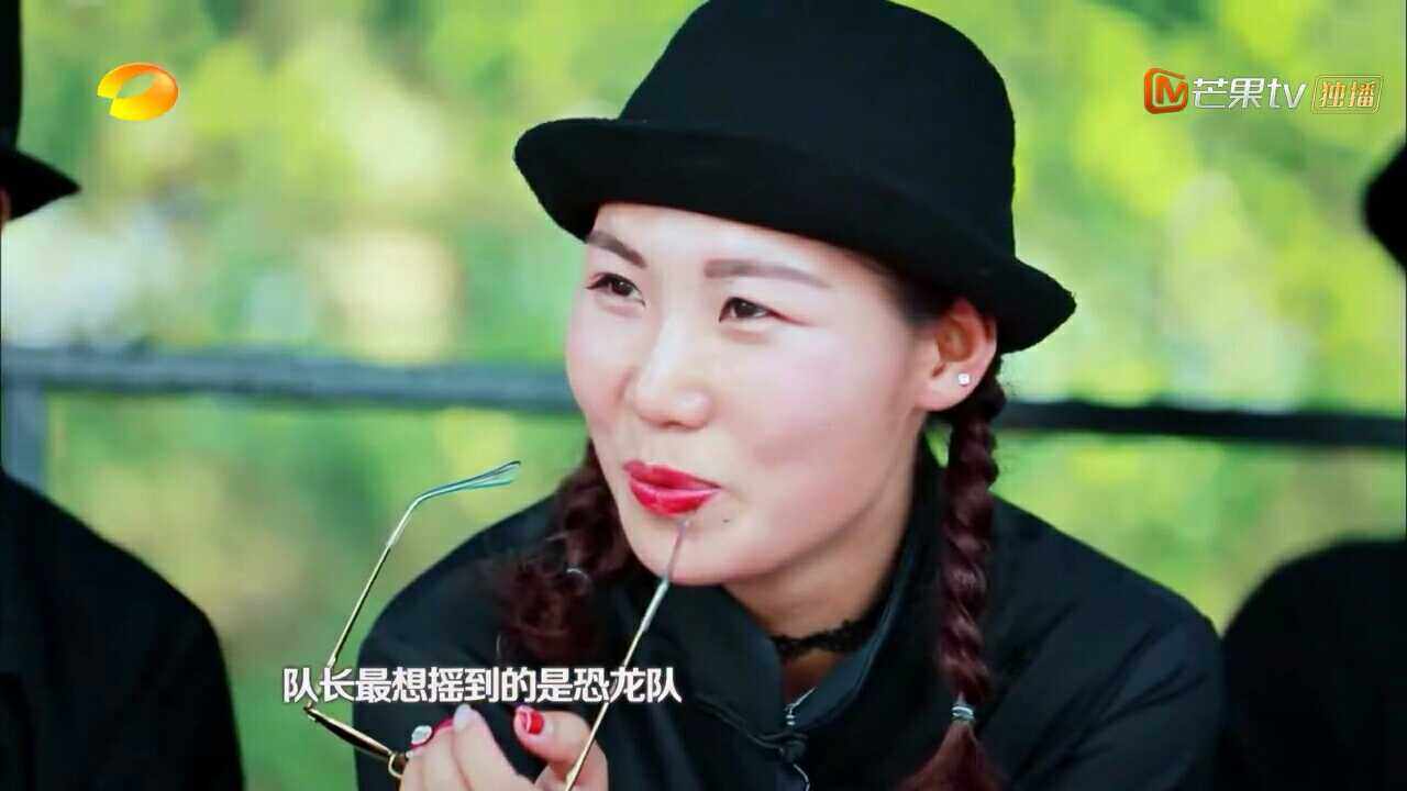 包含齐鲁猛虎队小胜燕赵猛虎队，游泳大奖赛上演裁判判罚引热议！轮换效果显现的词条