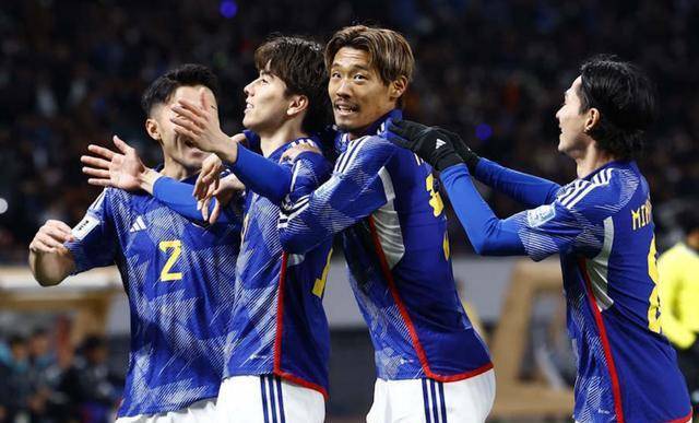 训练课后北京首钢豪取连胜:世预赛节点到来,气氛紧张,纪律约束更严格 训练课后北京首钢豪取连胜:世预赛节点到来,气氛紧张,纪律约束更严格