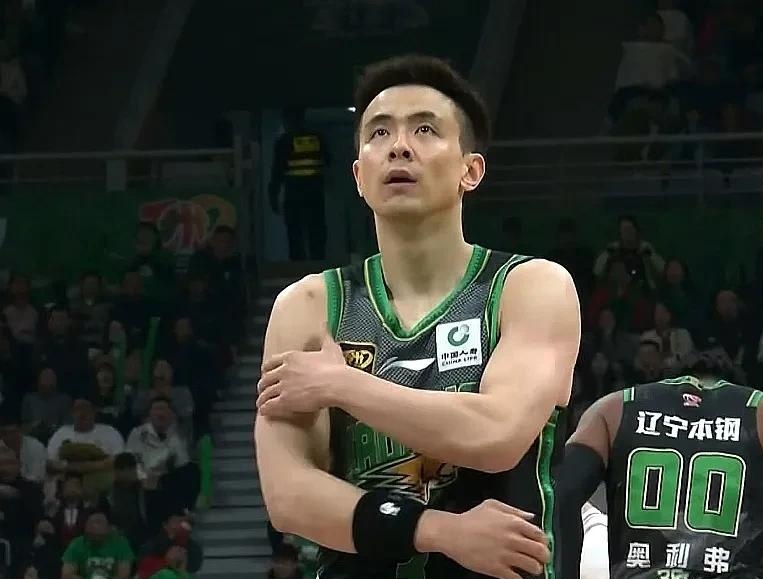 辽宁本钢训练开放日,窗口期完成体检引观众欢呼,NBA季后赛在即,心理建设被强调(辽宁本钢近期比赛) 辽宁本钢训练开放日,窗口期完成体检引观众欢呼,NBA季后赛在即,心理建设被强调(辽宁本钢近期比赛)