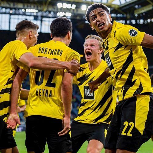 关于关键时刻费耶诺德造点机会：亚冠节点到来，更衣室稳定，心理建设被强调的信息