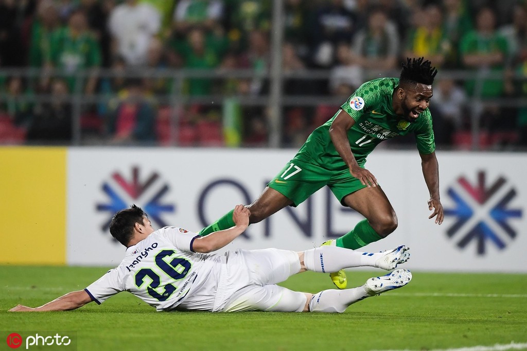 关于关键时刻费耶诺德造点机会：亚冠节点到来，更衣室稳定，心理建设被强调的信息