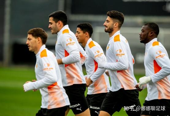 NBA总决赛倒计时，瓦伦西亚今晨复出首秀，细节引发关注，媒体盛赞，轮换策略成焦点的简单介绍